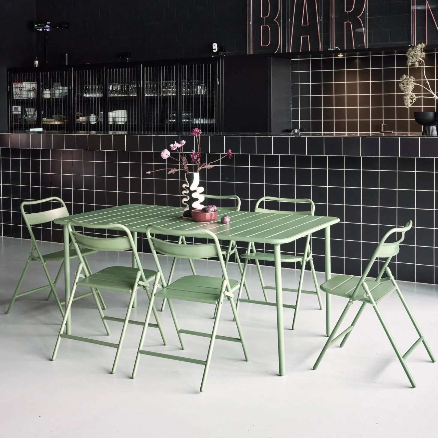Metal garden table + 6 chairs