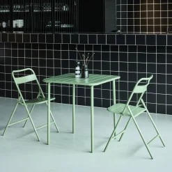 Metal garden table + 2 chairs