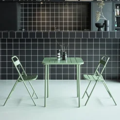 Metal garden table + 2 chairs