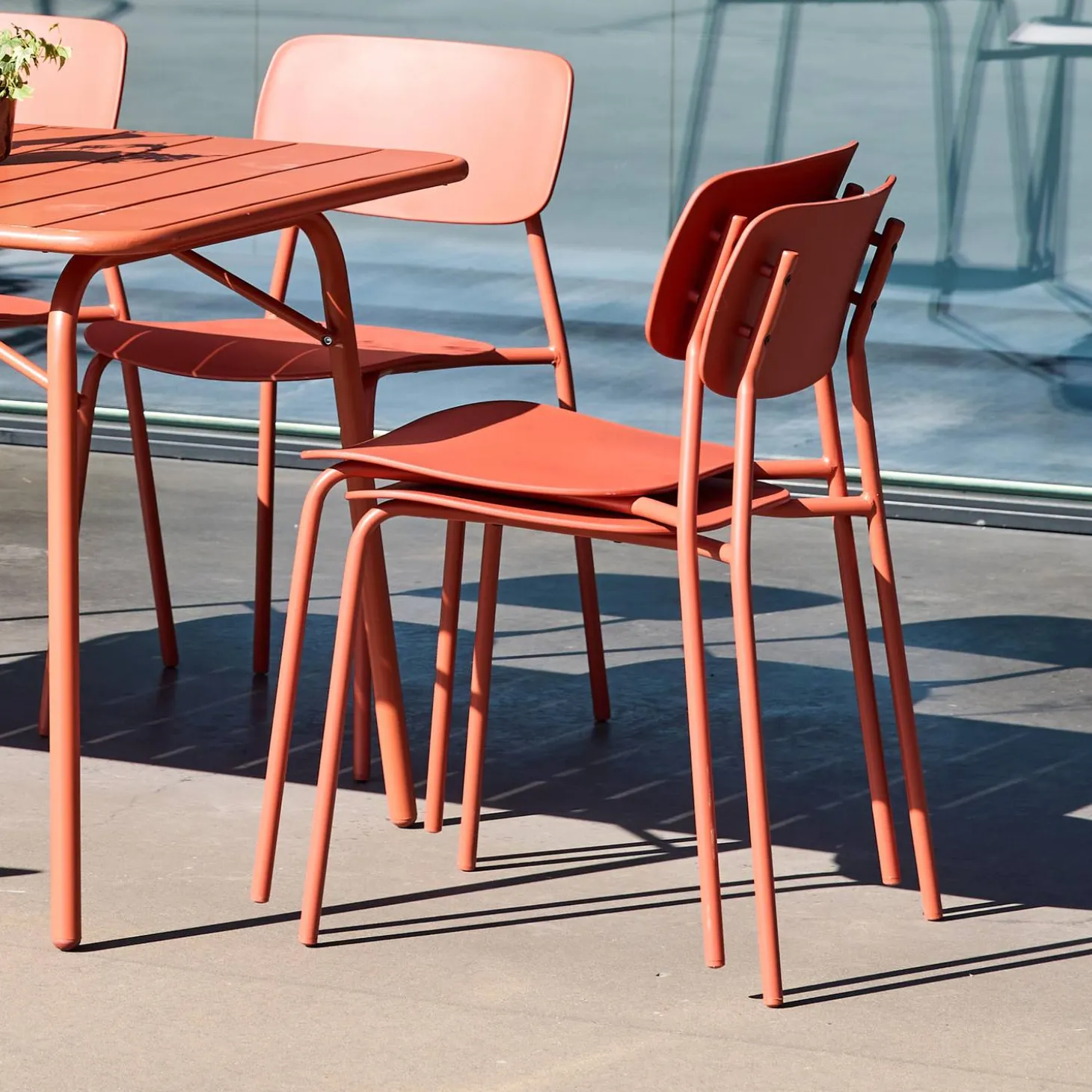 Metal garden table + 6 chairs