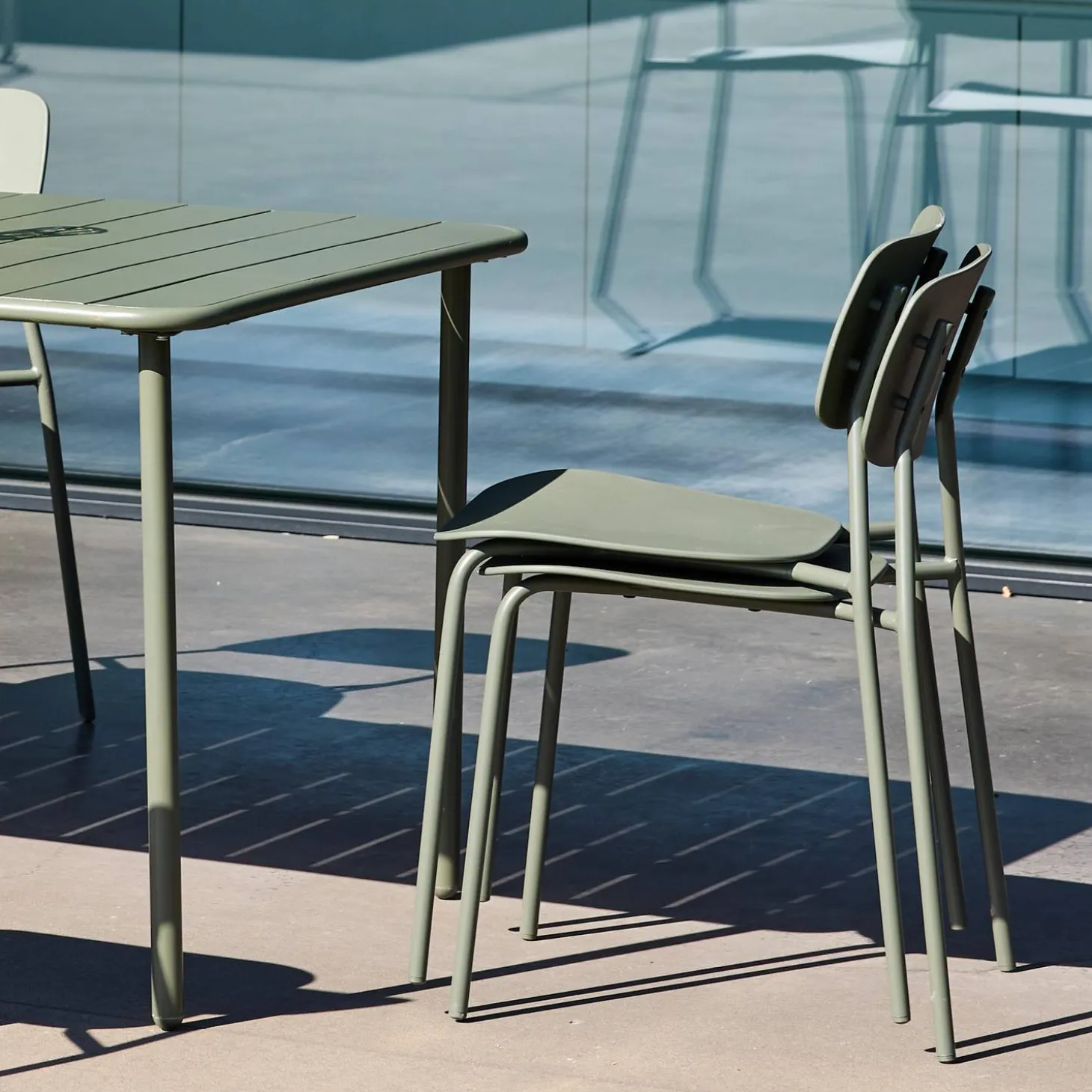 Metal garden table + 4 chairs