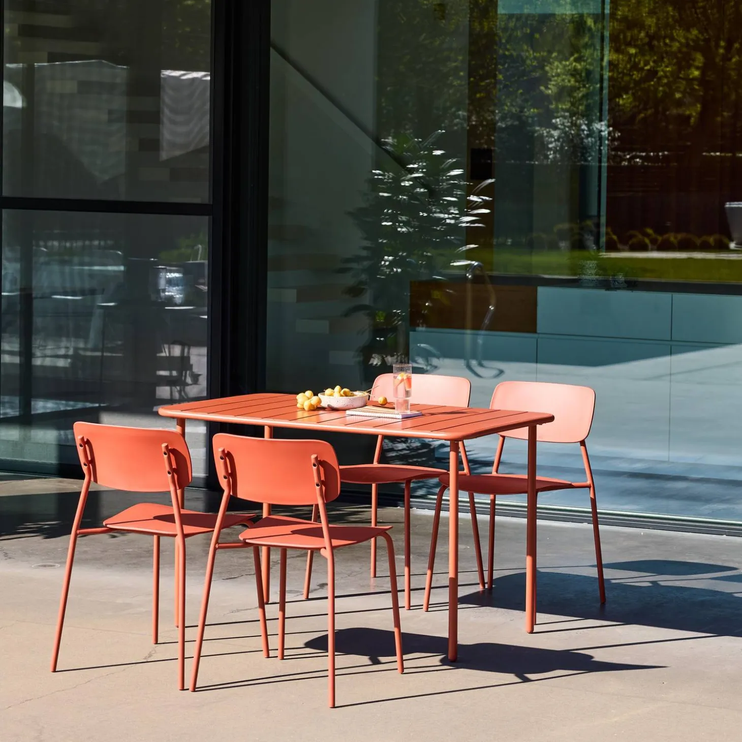 Metal garden table + 4 chairs