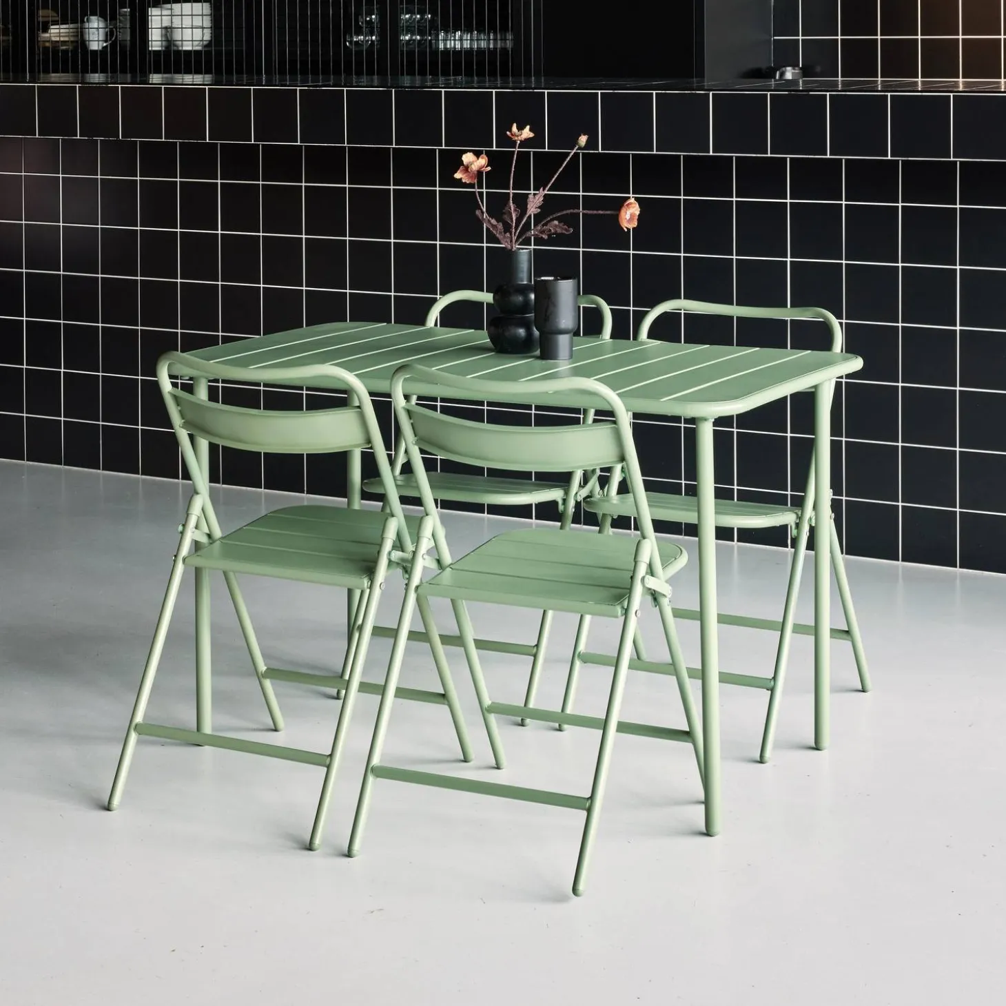 Metal garden table + 4 chairs