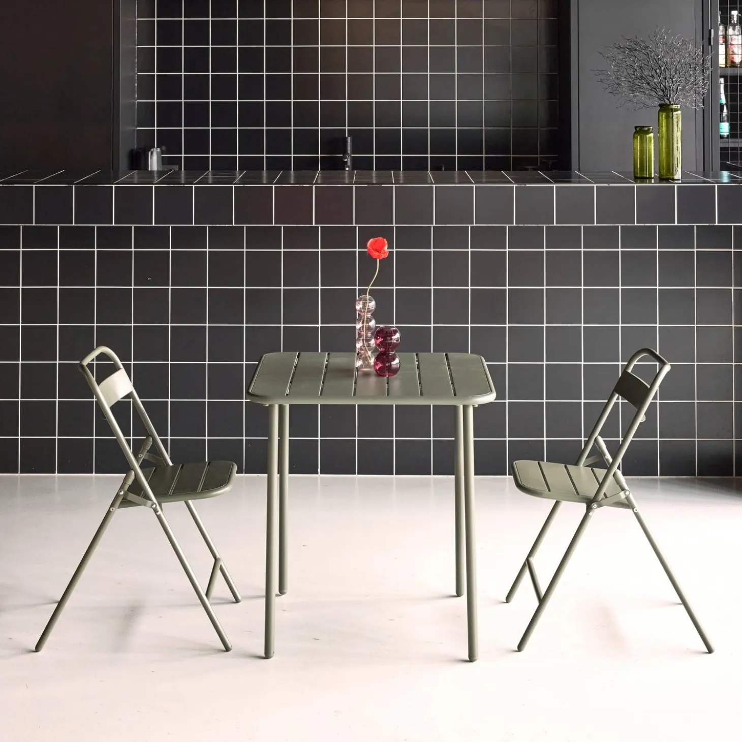 Metal garden table + 2 chairs