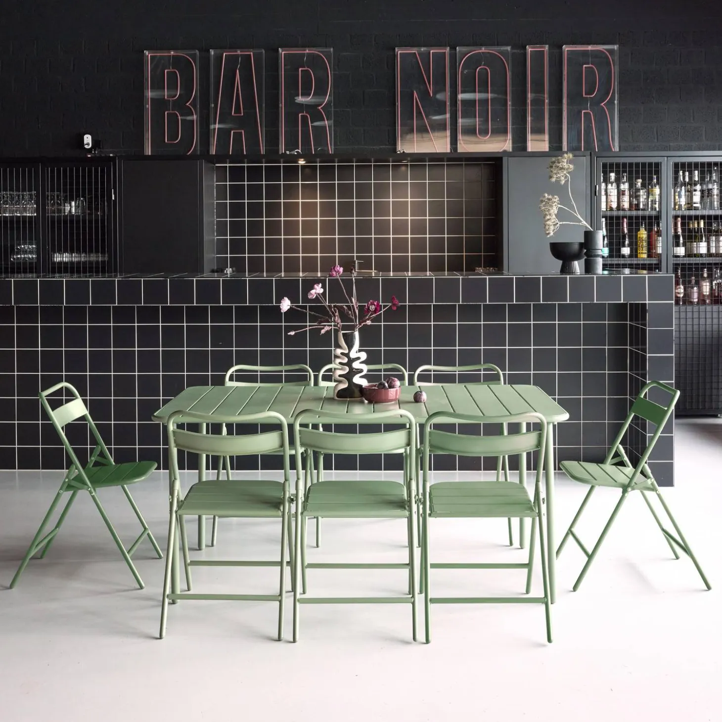 Metal garden table + 8 chairs
