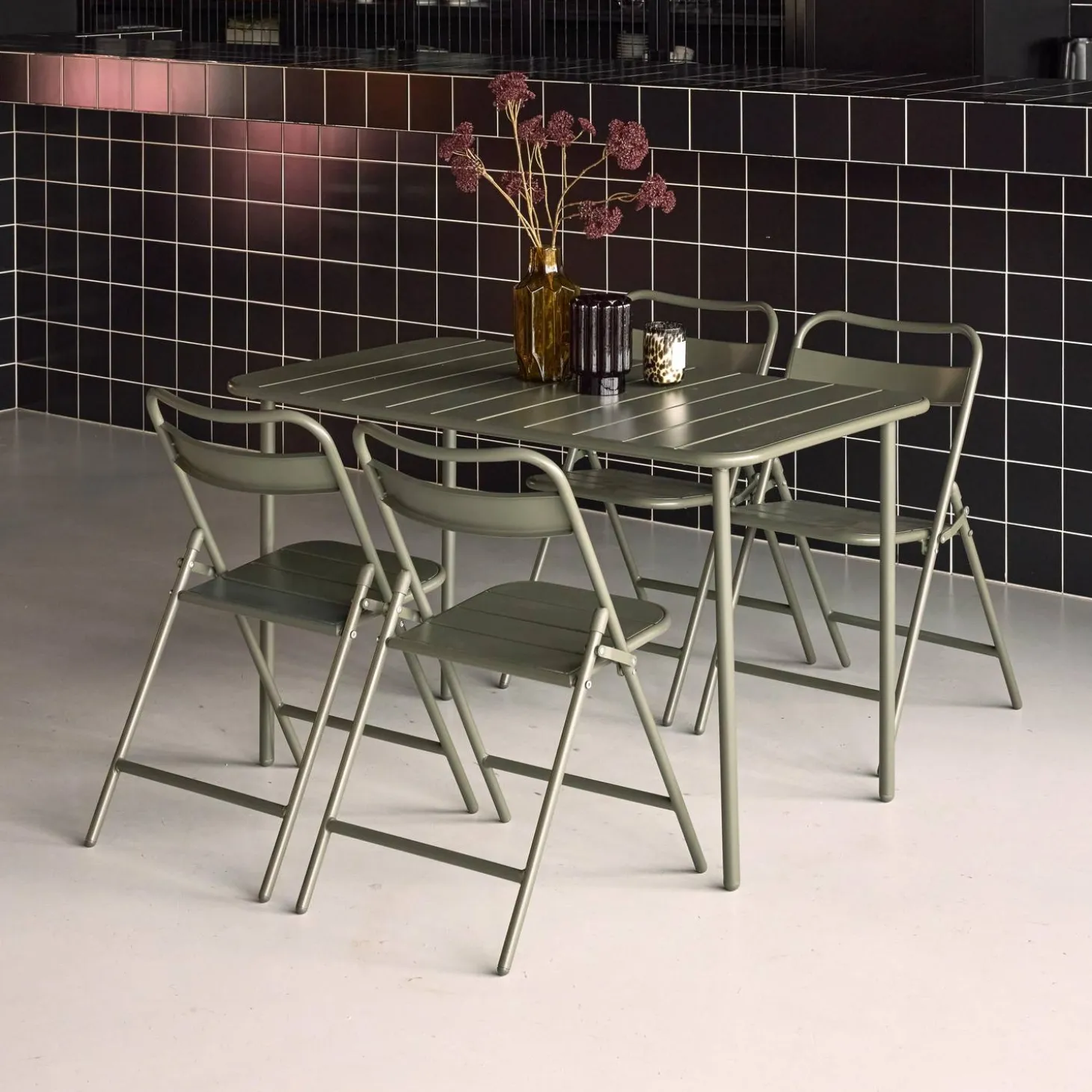 Metal garden table + 4 chairs