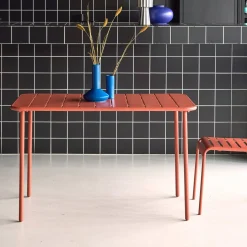 Metal garden table for 4 people