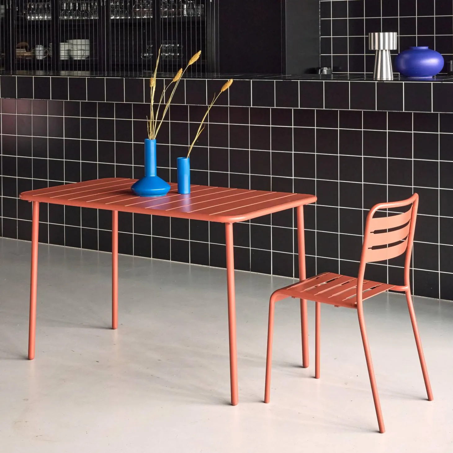 Metal garden table for 4 people