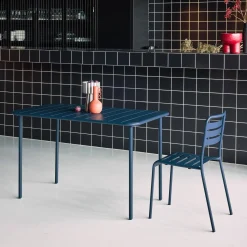 Metal garden table for 4 people