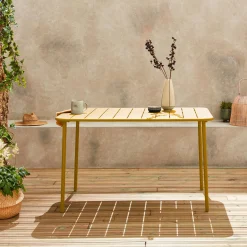 Metal garden table for 4 people