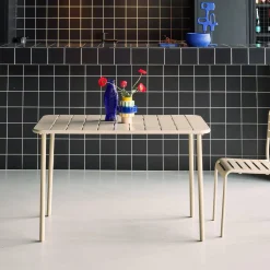 Metal garden table for 4 people