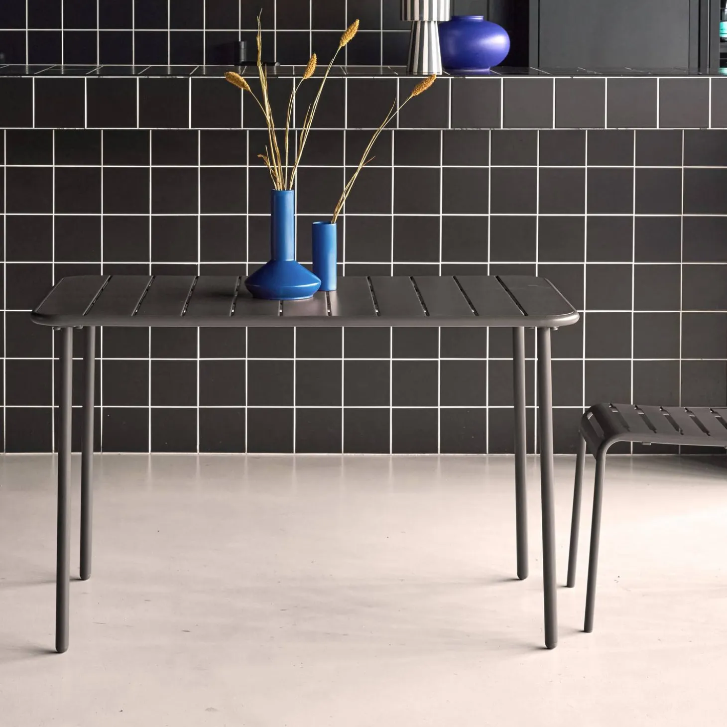 Metal garden table for 4 people