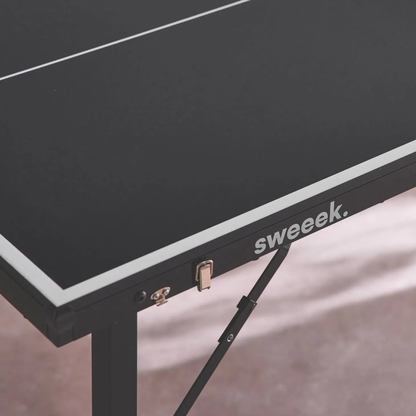 Mini folding indoor table tennis table with 4 bats and 6 balls