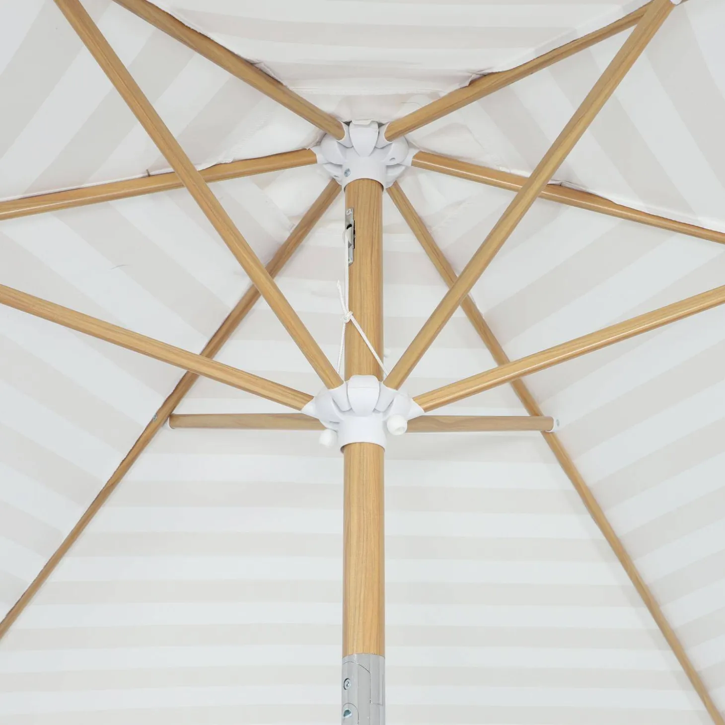 3m round center pole parasol, wood-effect pole