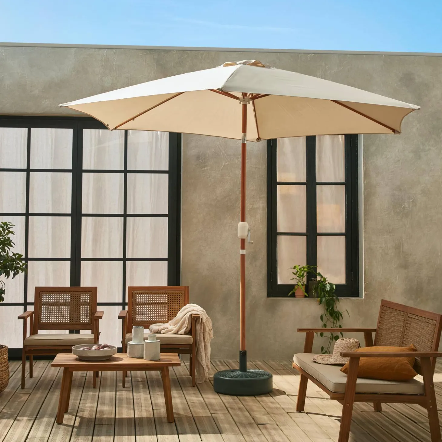 3m round center pole parasol, wood-effect pole