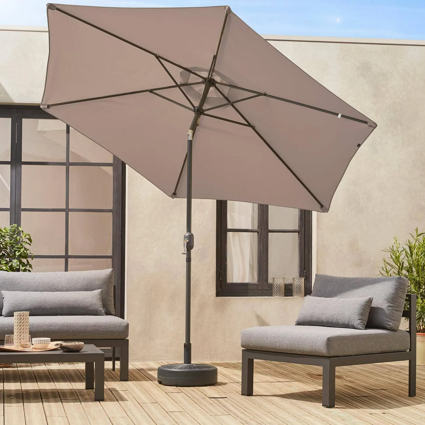 3m round centre pole parasol
