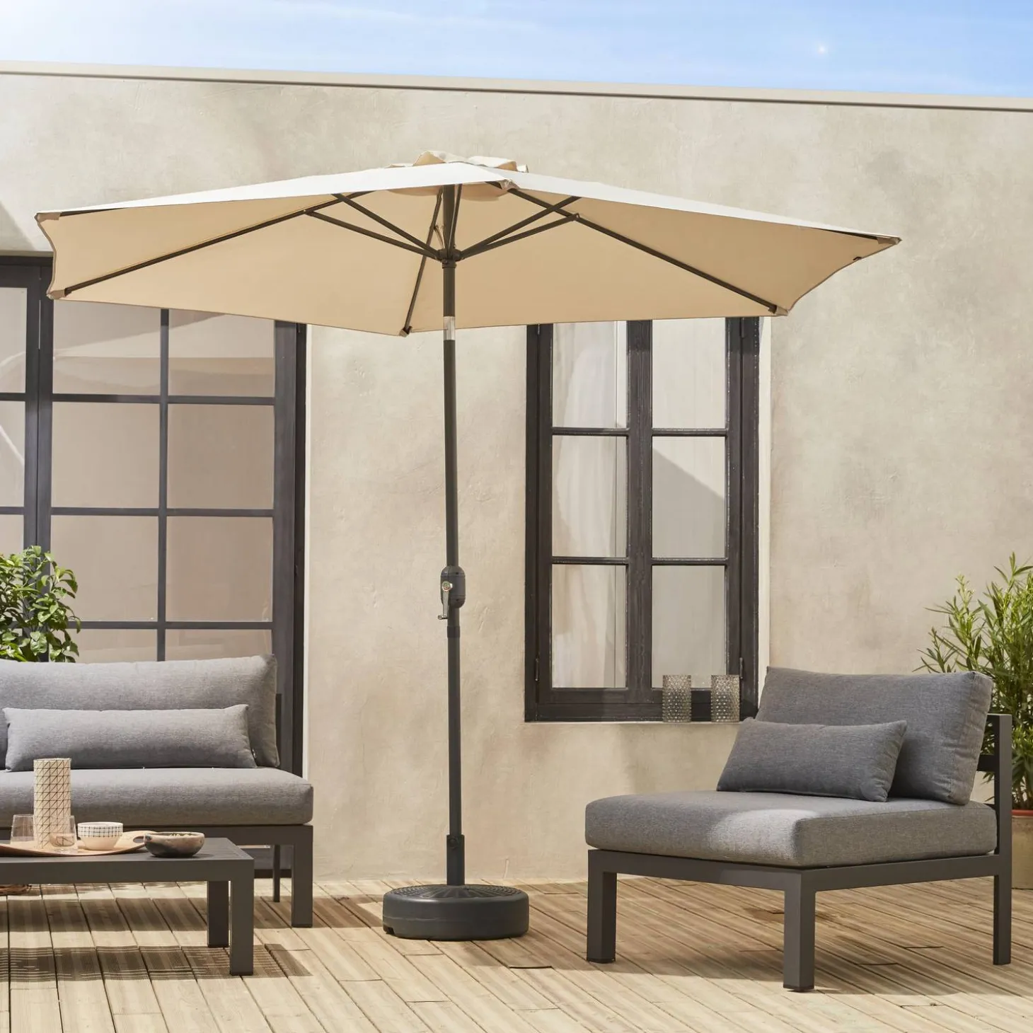 3m round centre pole parasol