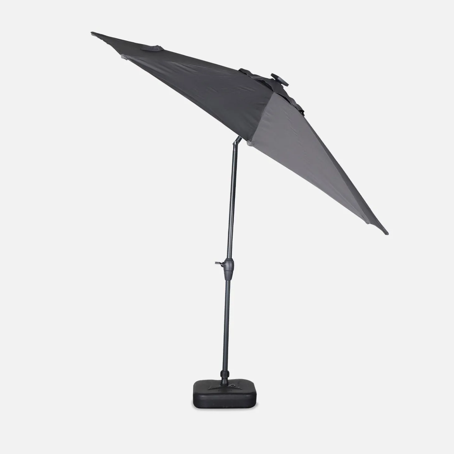 2.7m round centre pole parasol with integrated LED lights