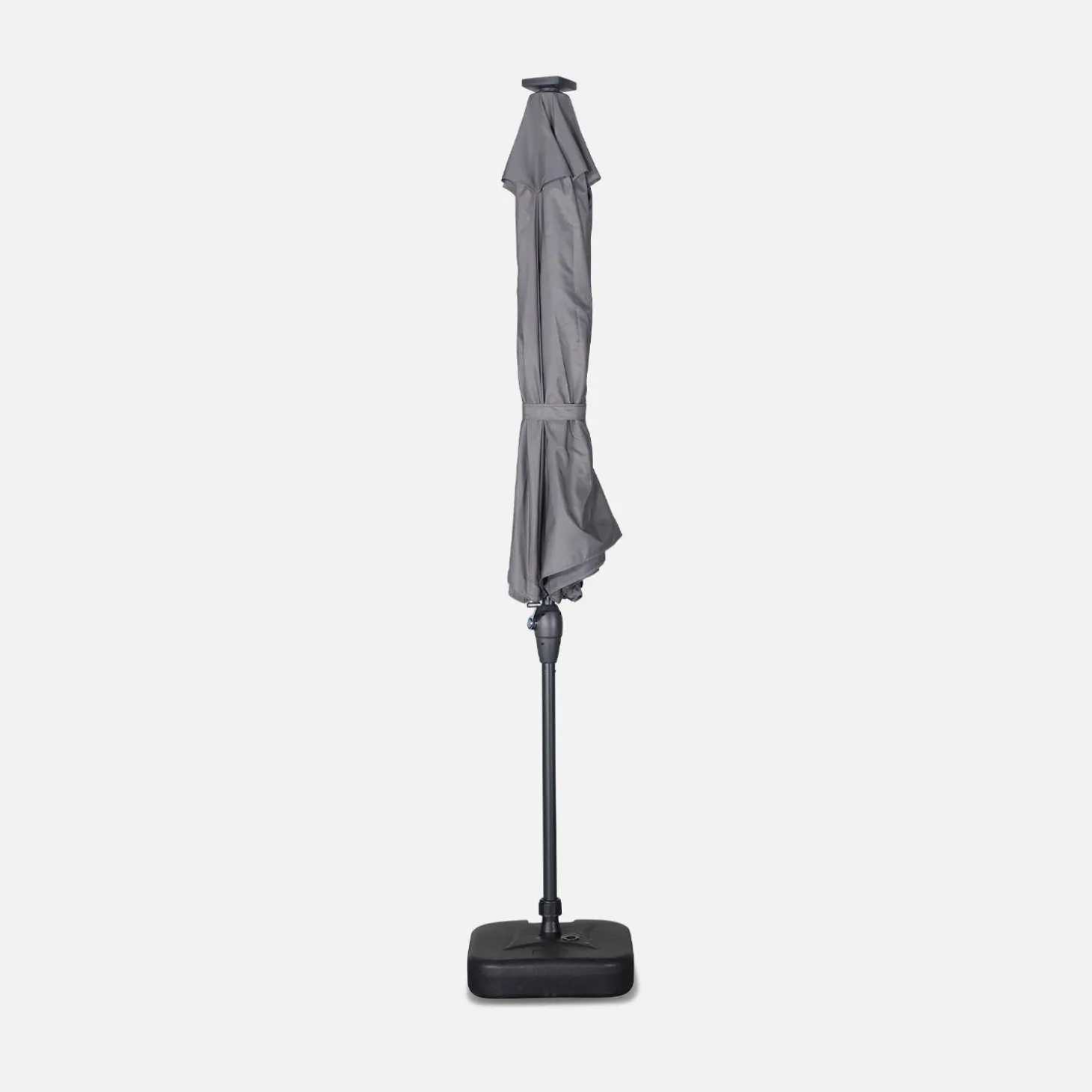 2.7m round centre pole parasol with integrated LED lights