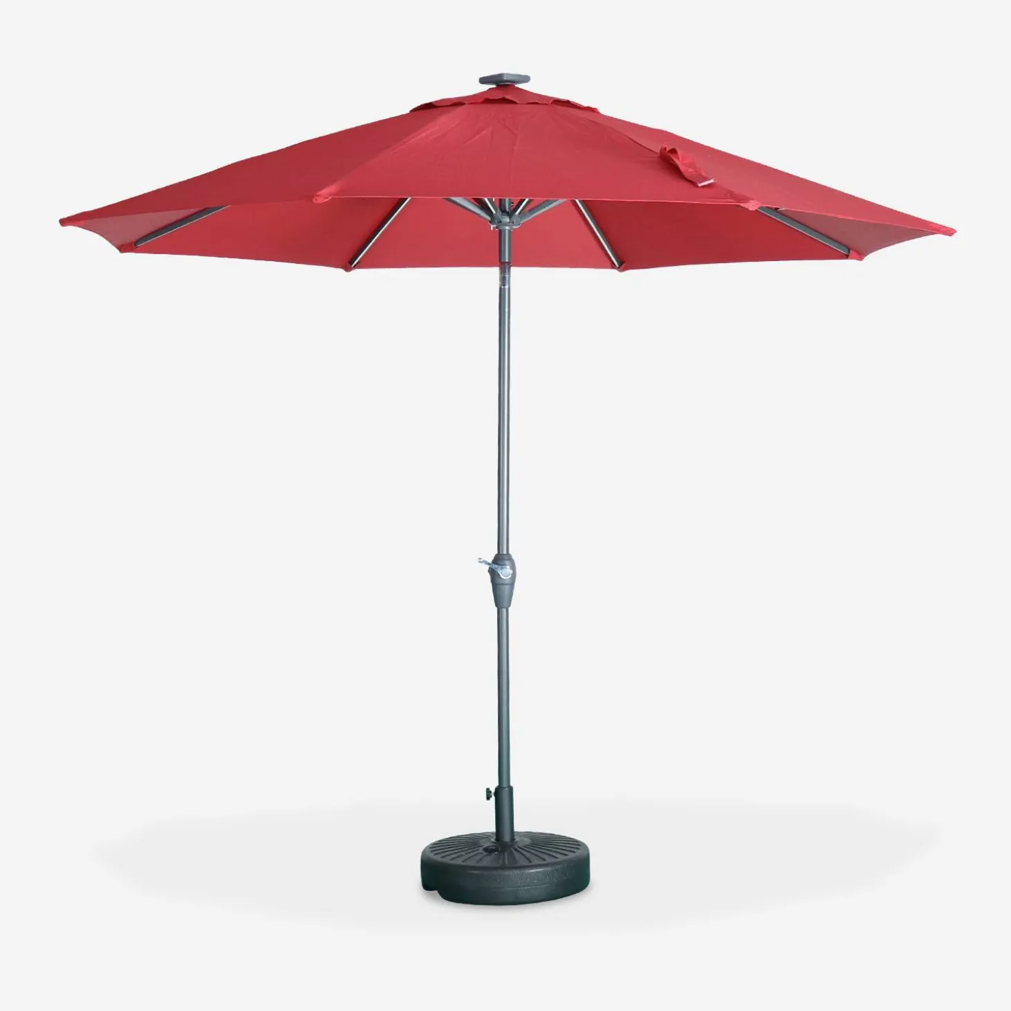 2.7m round centre pole parasol with integrated LED lights
