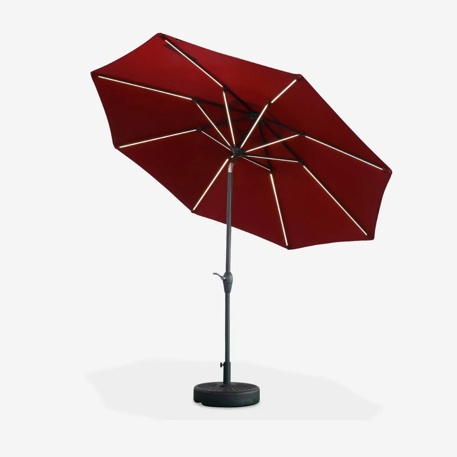 2.7m round centre pole parasol with integrated LED lights
