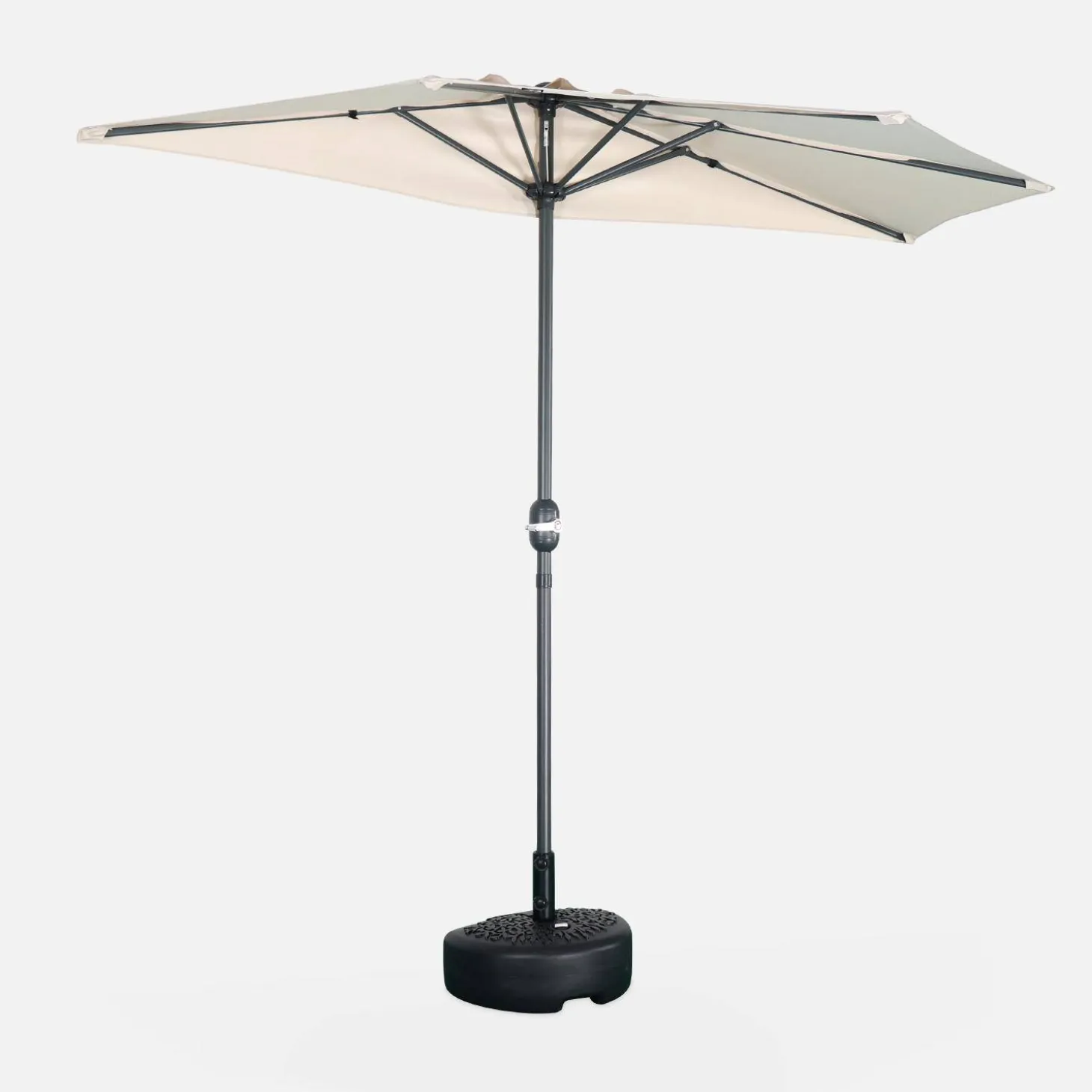 2.5m round half parasol for balcony