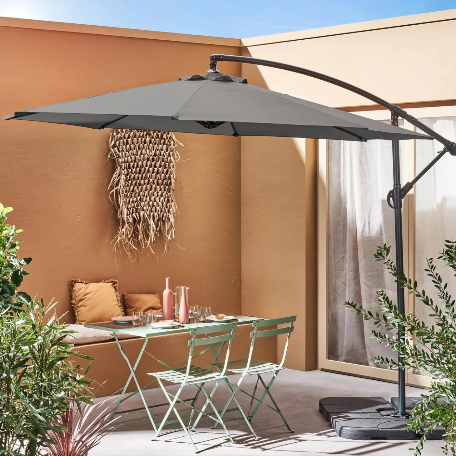 Offset round parasol 300cm