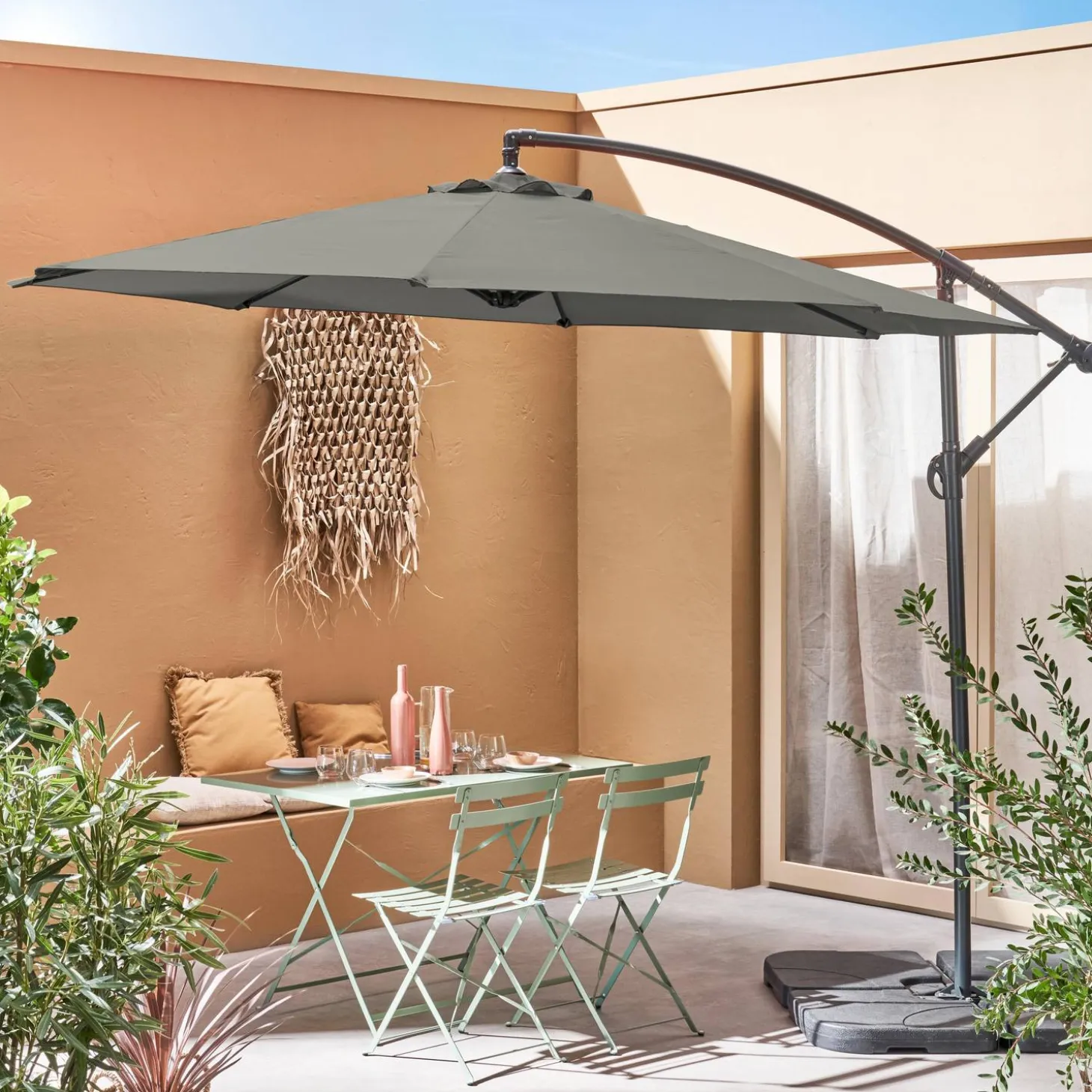 Offset round parasol 300cm
