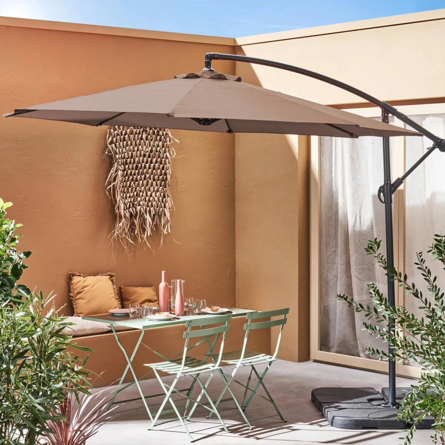 Offset round parasol 300cm