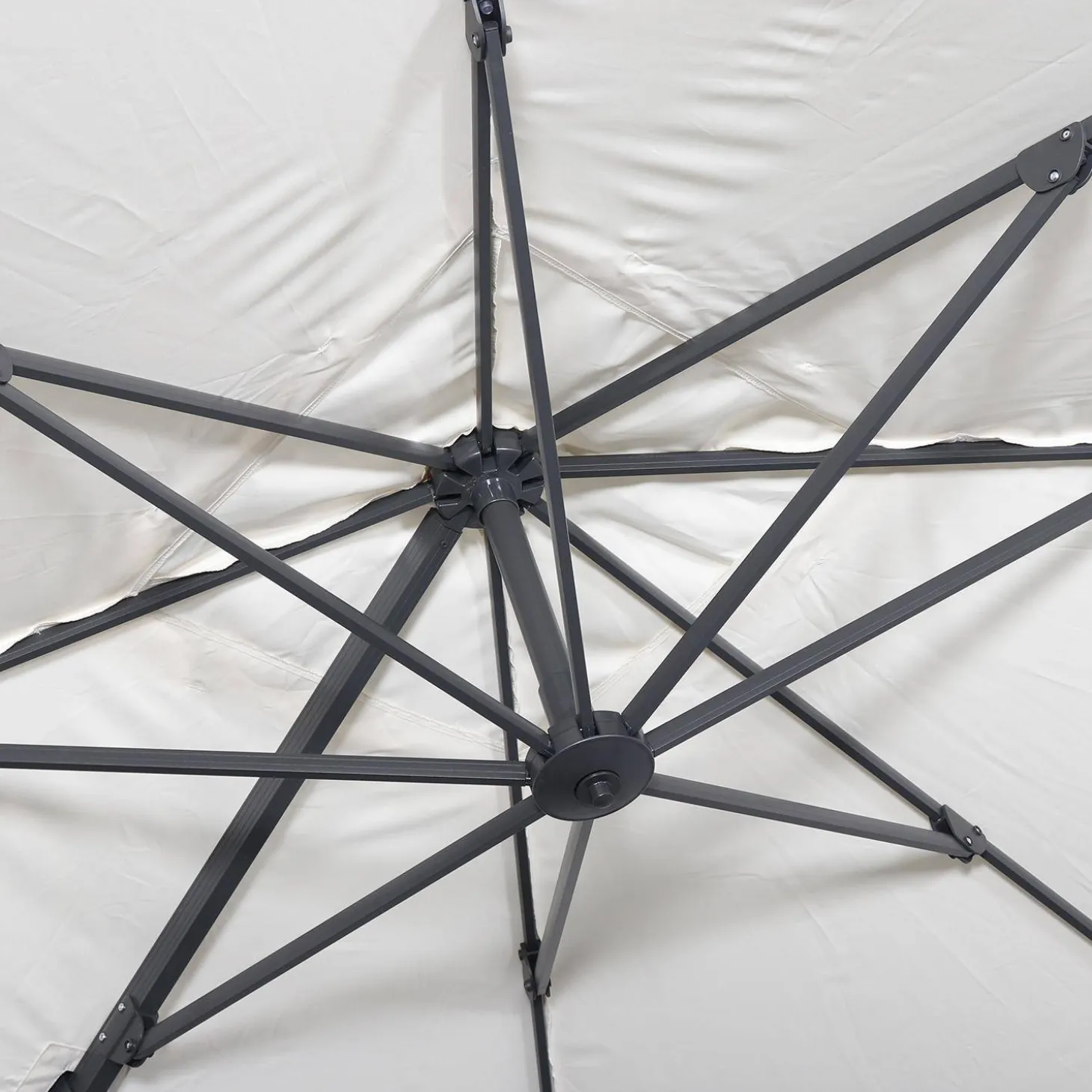 Offset square parasol 3x3m + rounded weights to ballast