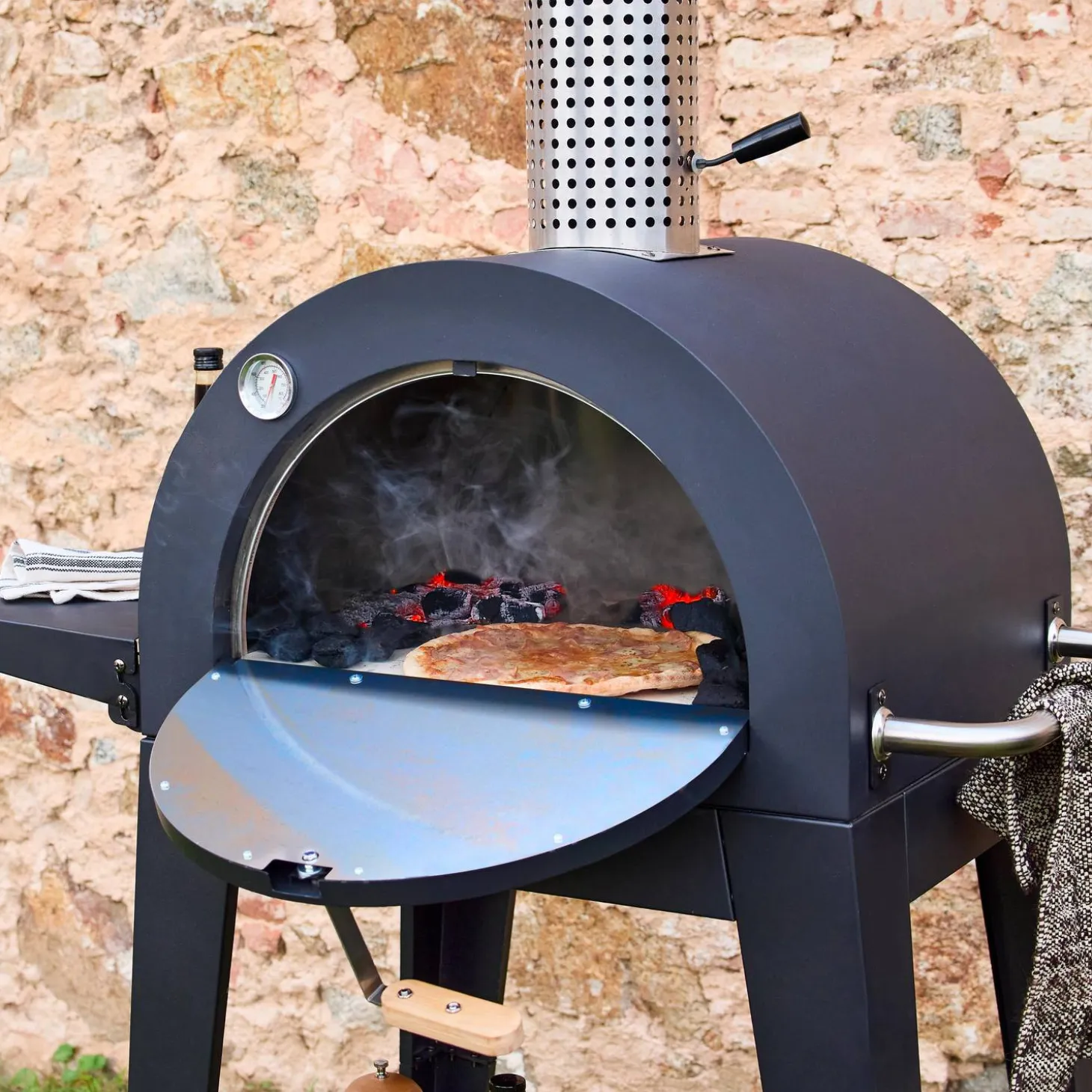 Outdoor charcoal pizza oven, pizza stone and chimney
