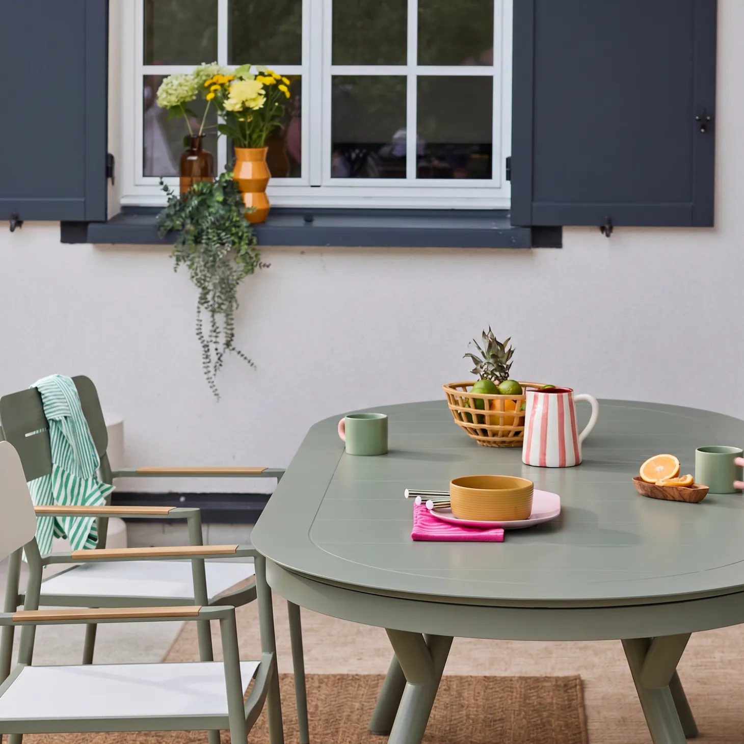 Oval extendable aluminum garden table 220/280 cm seats 10