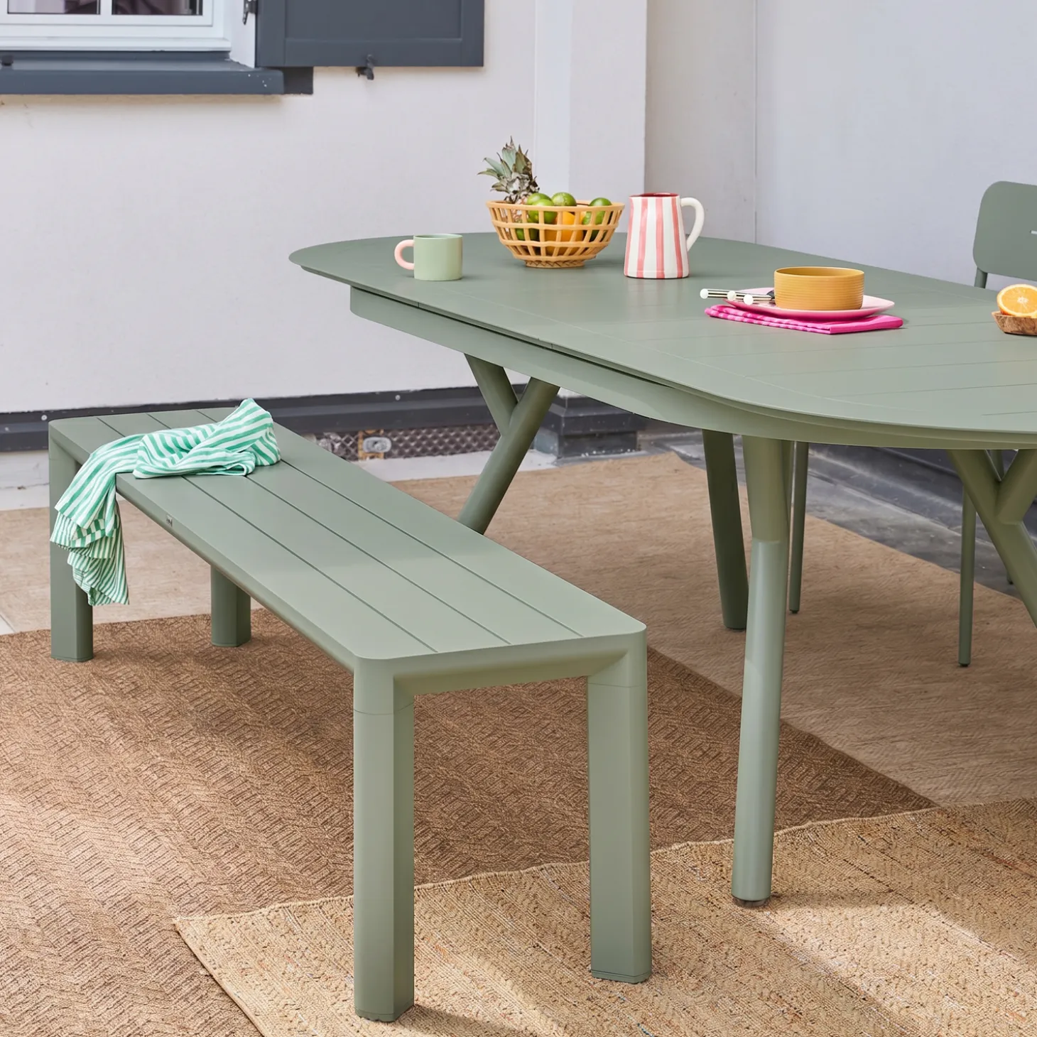 Oval extendable aluminum garden table 220/280 cm seats 10