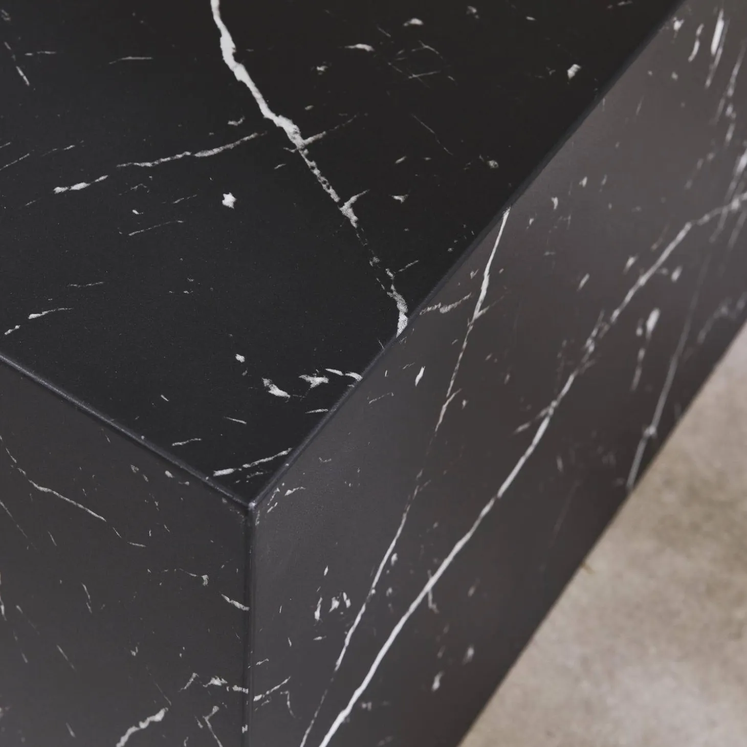 Pair of square coffee tables with marble effect