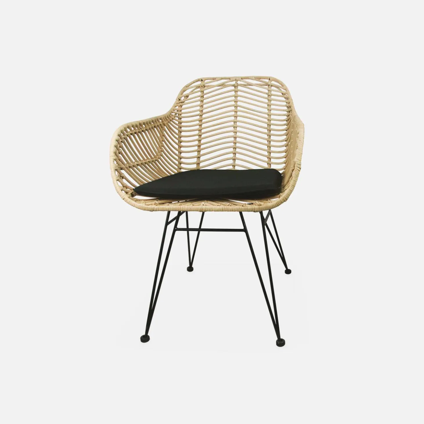 Rattan armchair with removable cushion