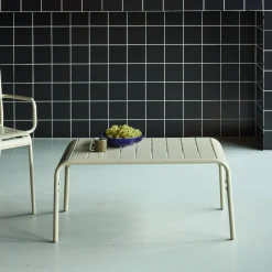 Rectangular steel garden coffee table