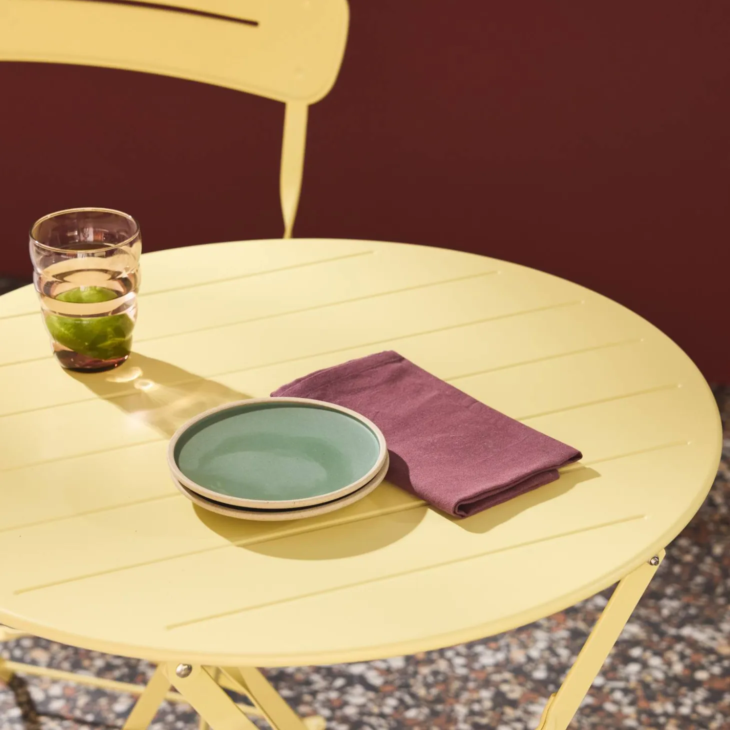 Round bistro garden table, steel, folding + 2 chairs
