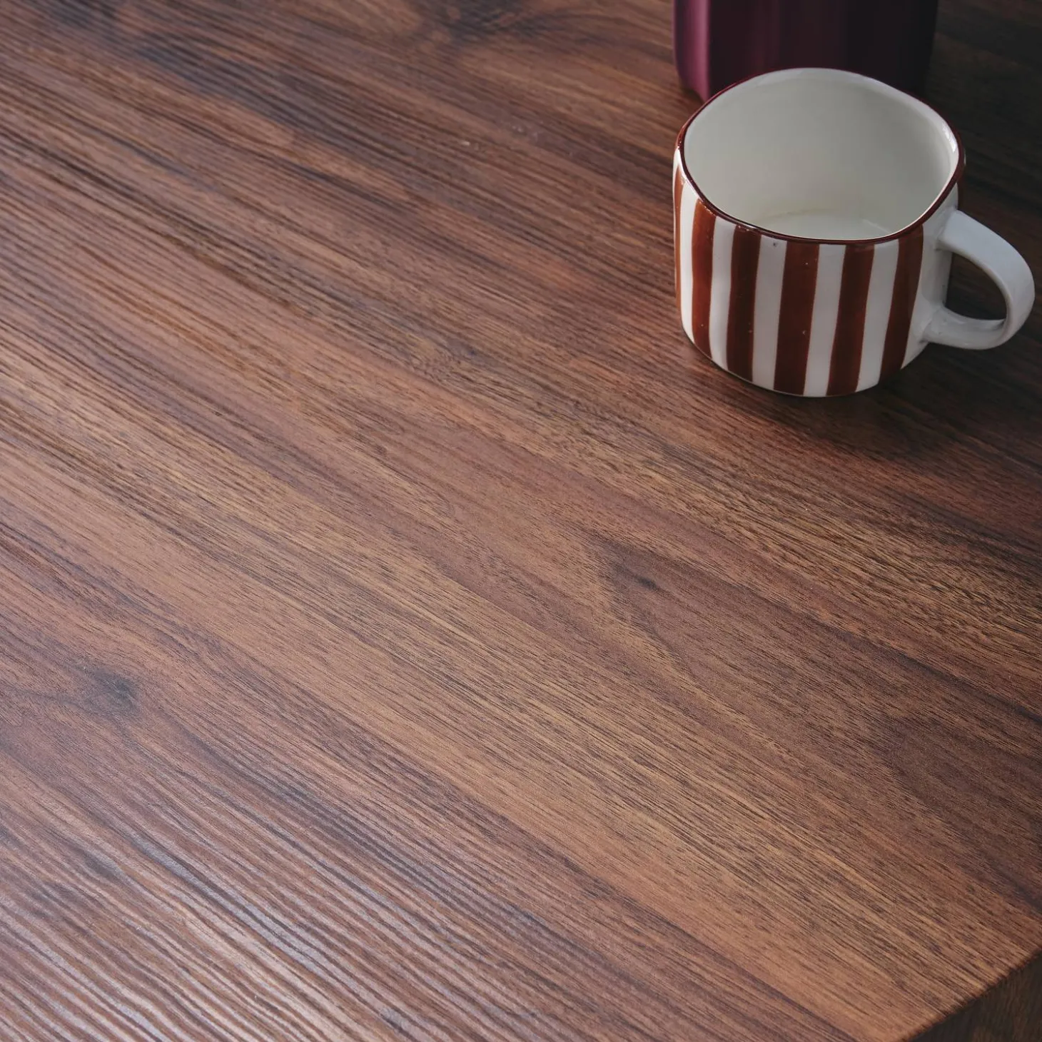 Round coffee table