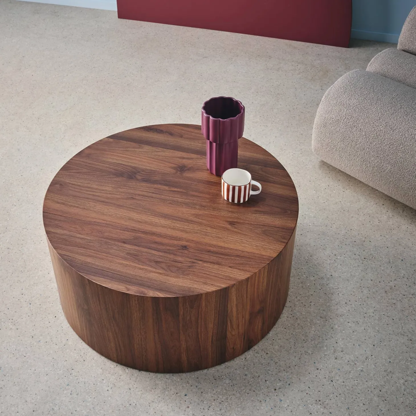 Round coffee table