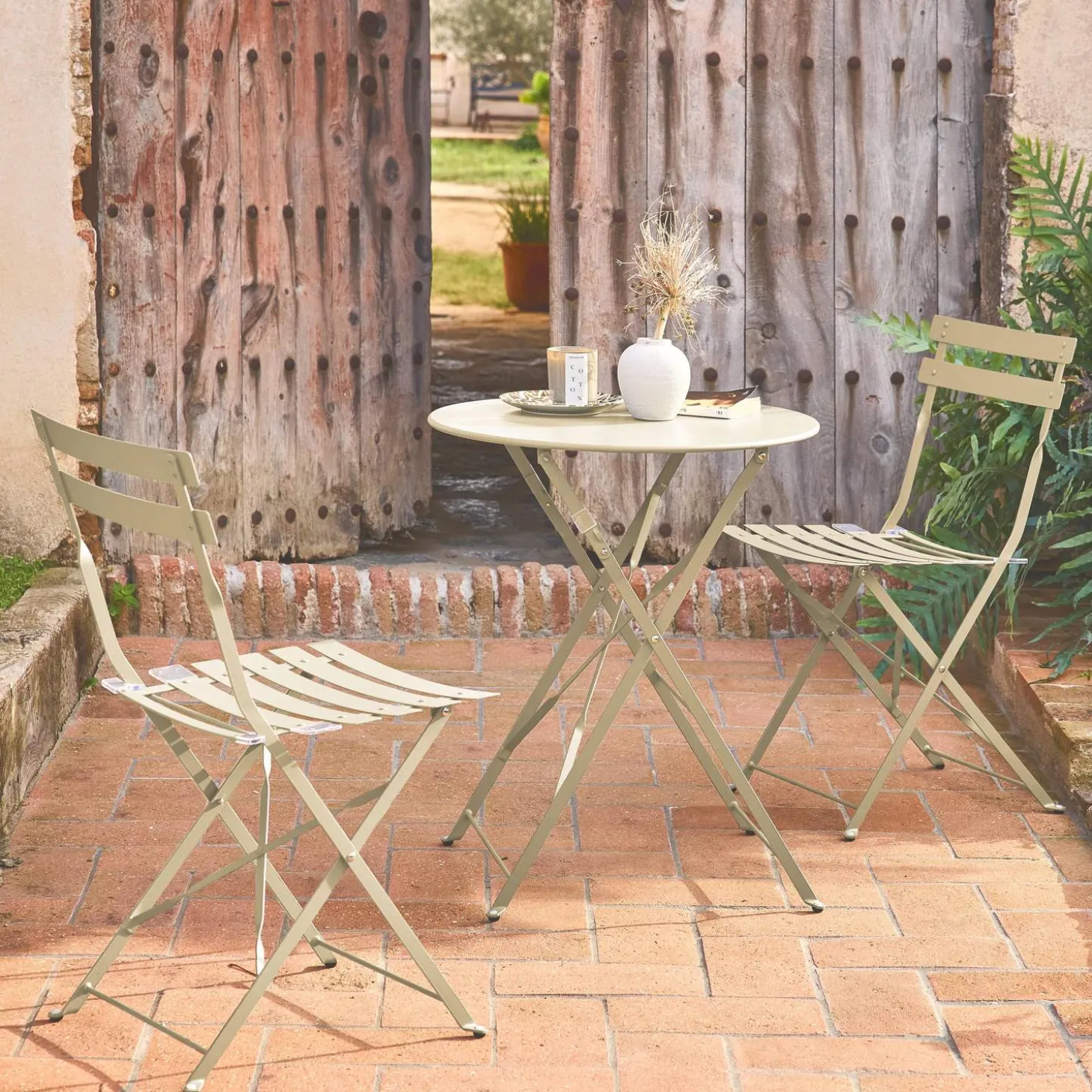 Round folding metal bistro garden table with 2 chairs