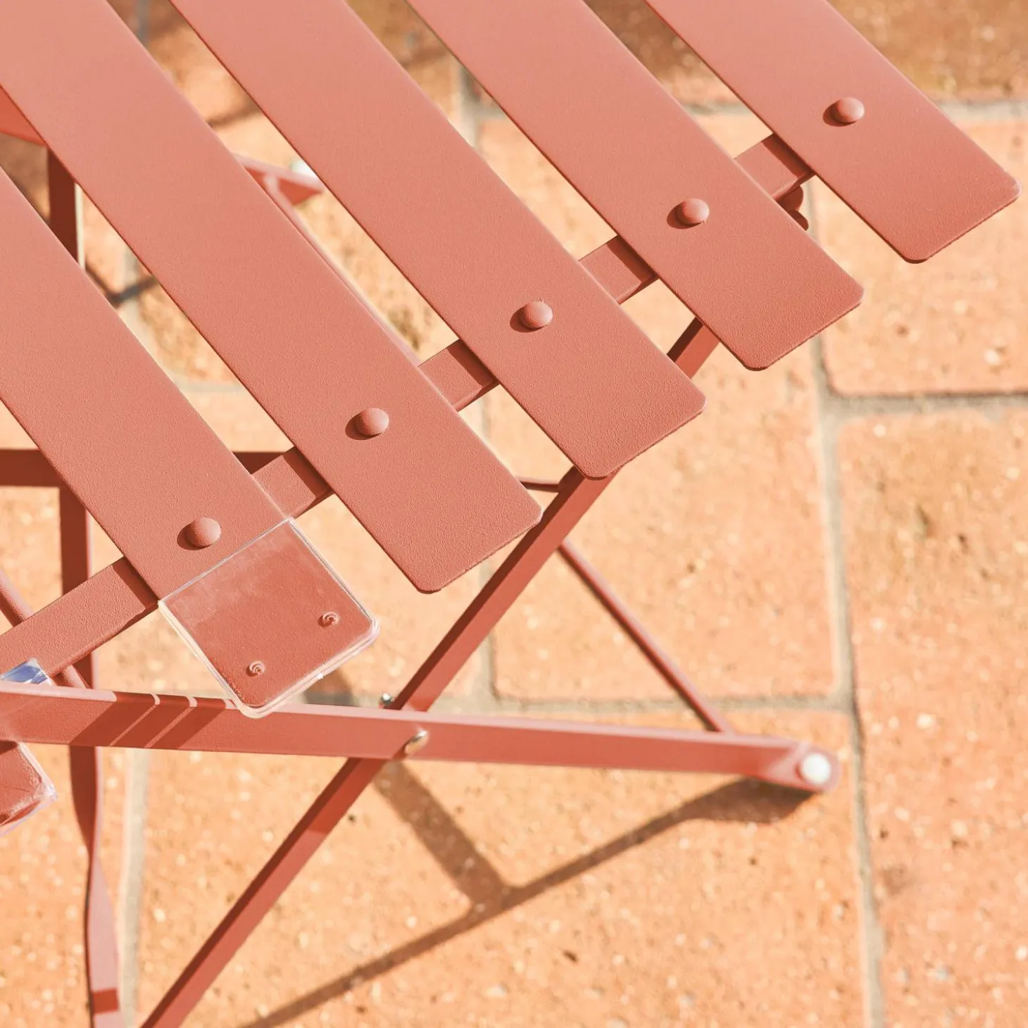 Round folding metal bistro garden table with 2 chairs
