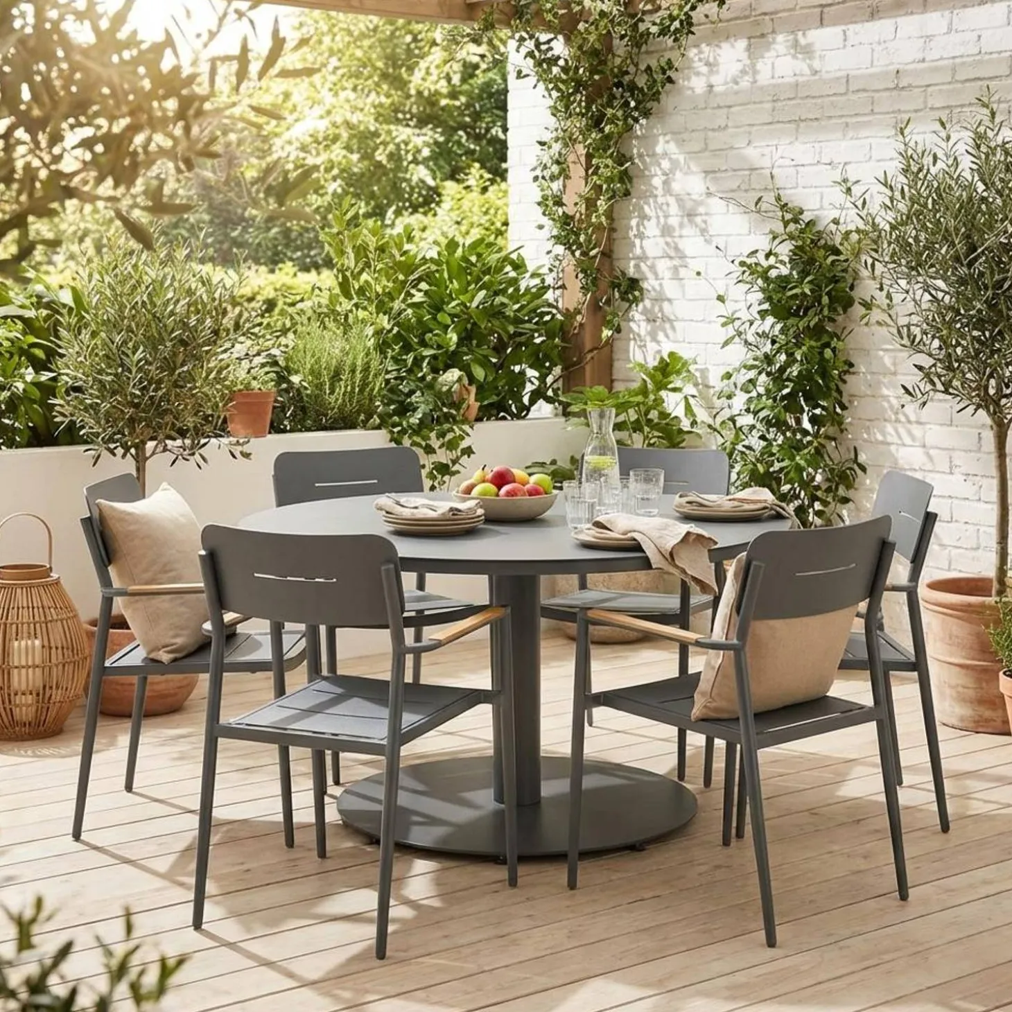 Round garden table aluminium + 6 armchairs