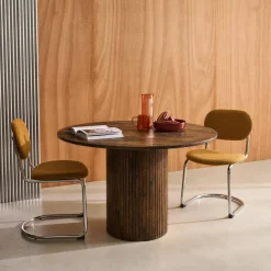 Round rubberwood dining table and oak veneer 4 seats