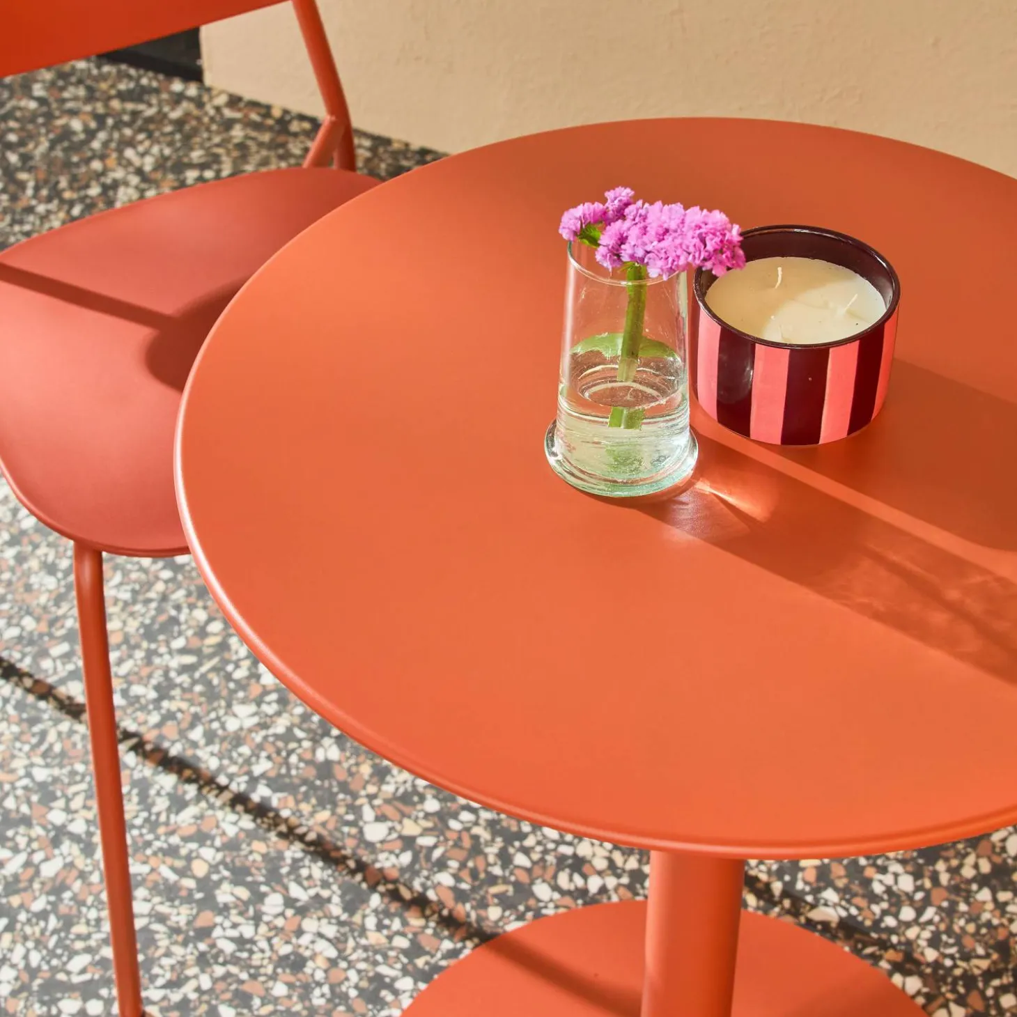 Round steel bistro garden table + 2 chairs