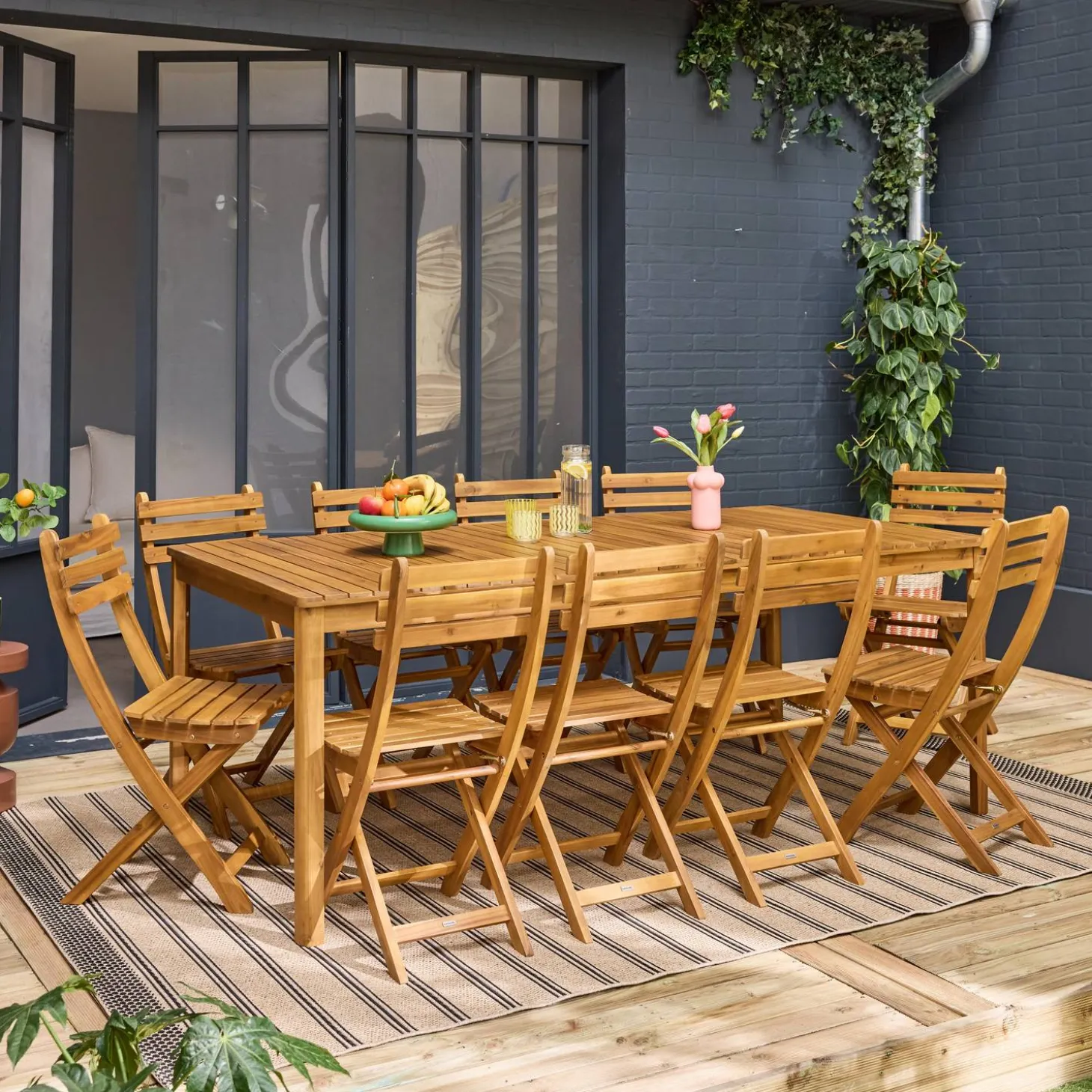 10-seater acacia garden table with rounded corners