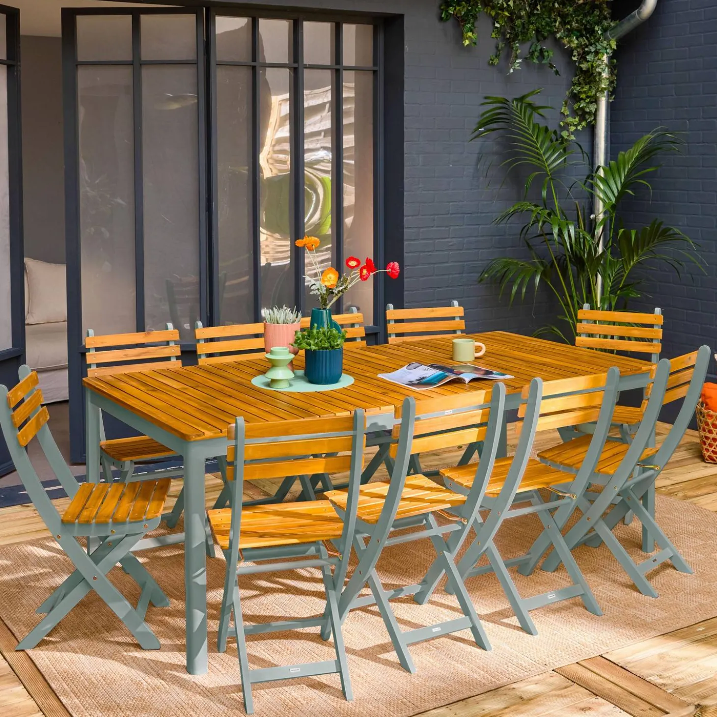 10-seater acacia garden table with rounded corners