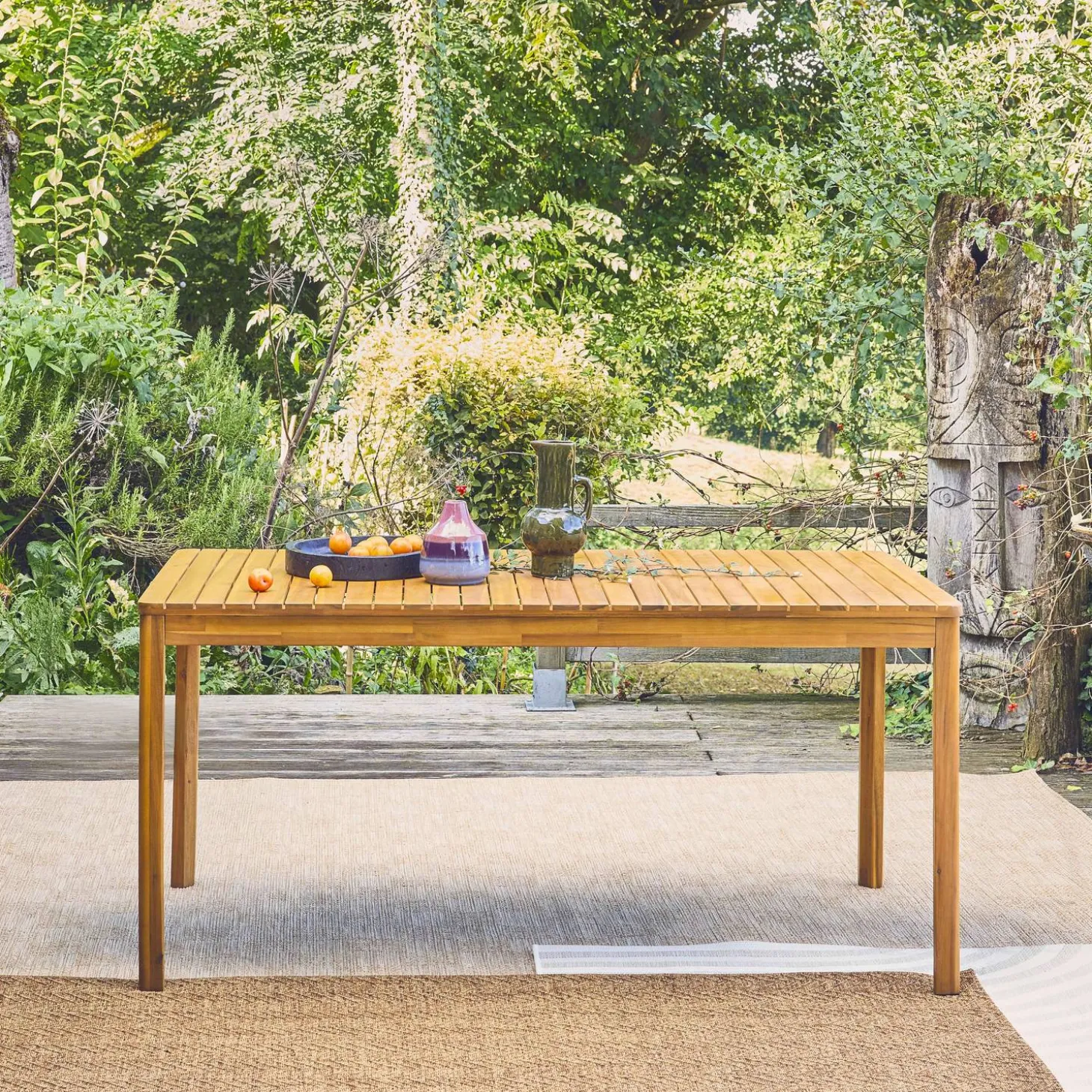 8-seater acacia wooden garden table with rounded corners