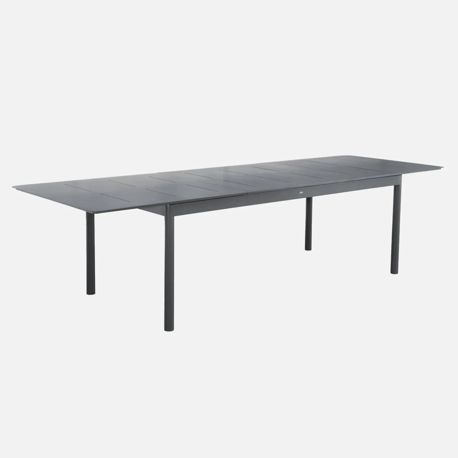 8-seater aluminium extendable garden table
