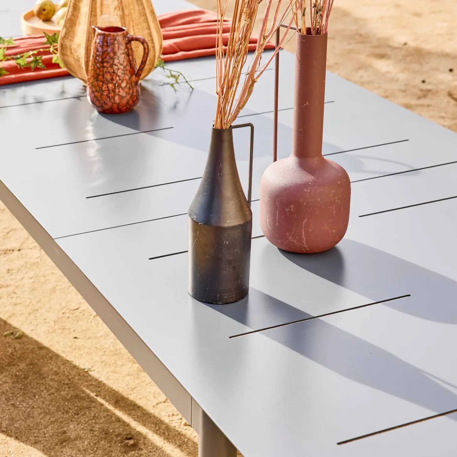 8-seater aluminium extendable garden table