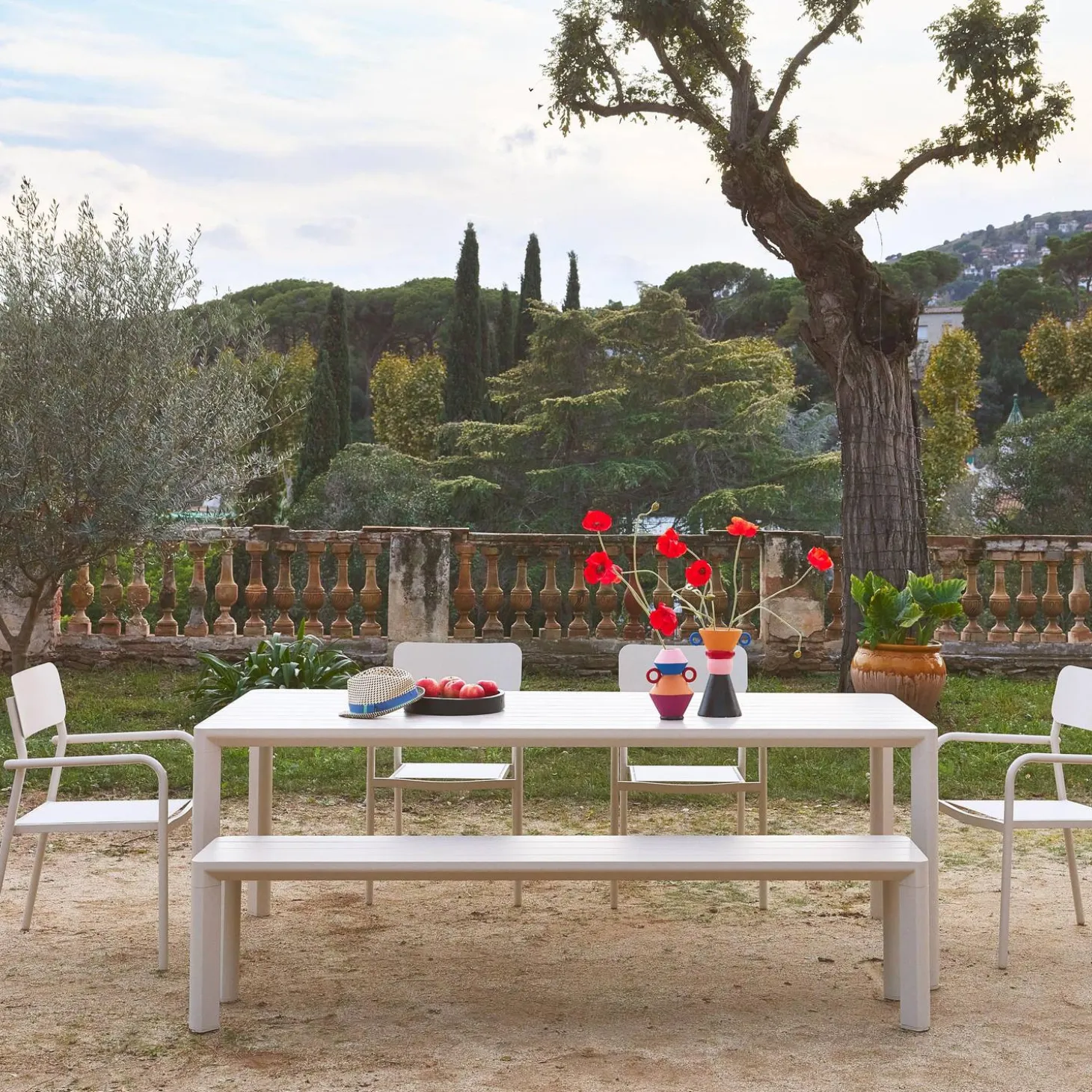 8-seater aluminium garden table